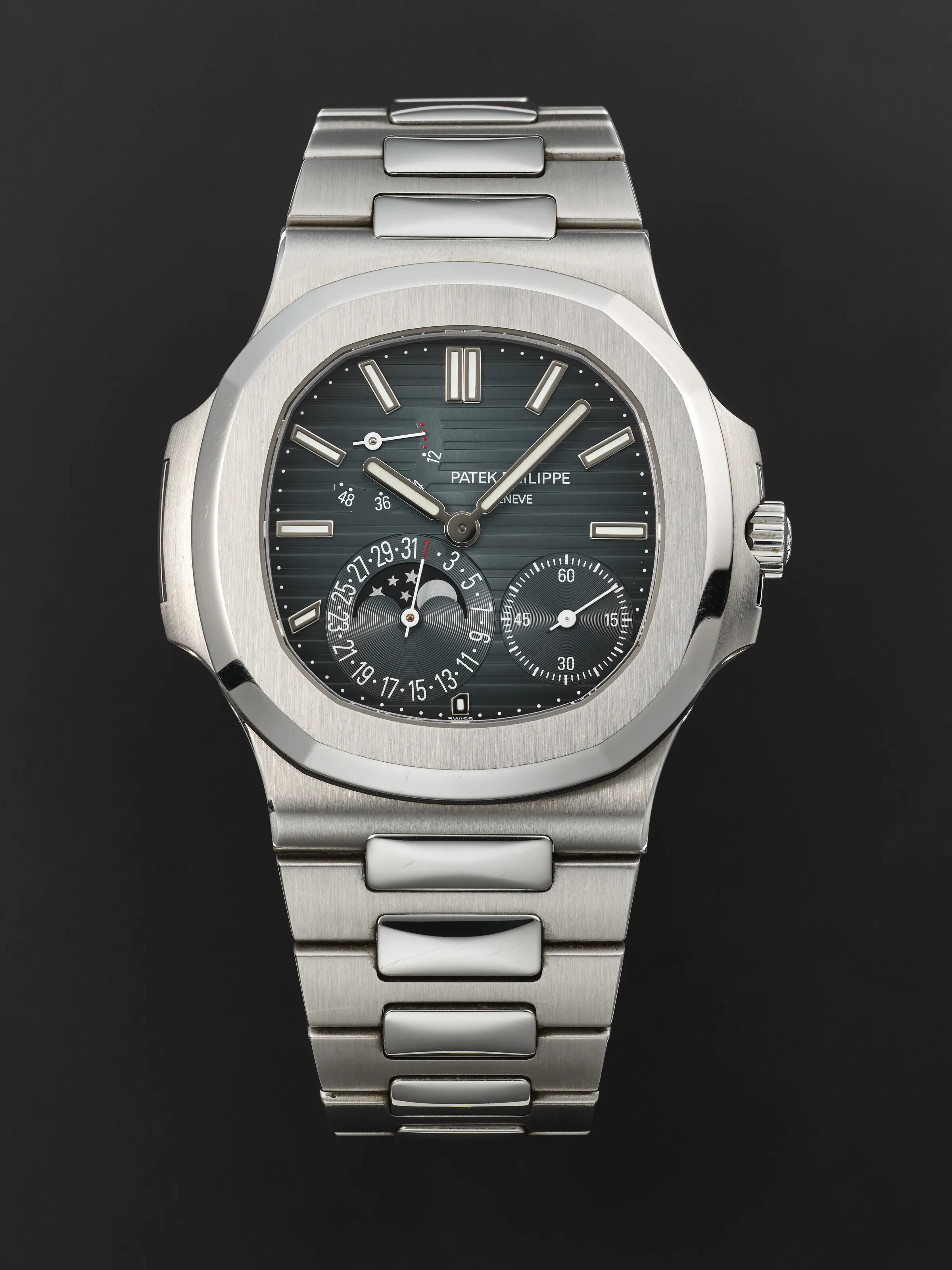 Patek Philippe Nautilus 5712/1A 40mm Stainless steel Blue