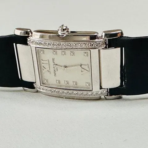 Patek Philippe Twenty~4 4920G-010 25mm White gold Silver