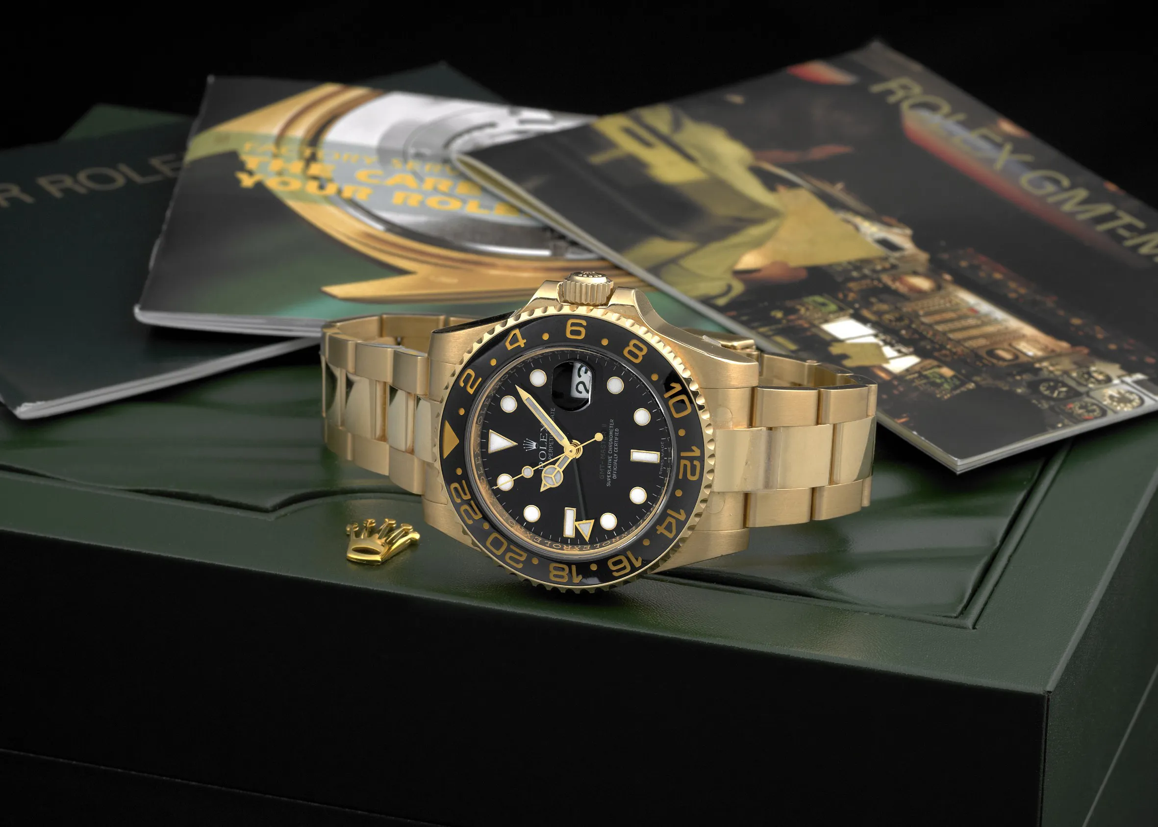 Rolex GMT-Master II 116718 40mm Yellow gold Black