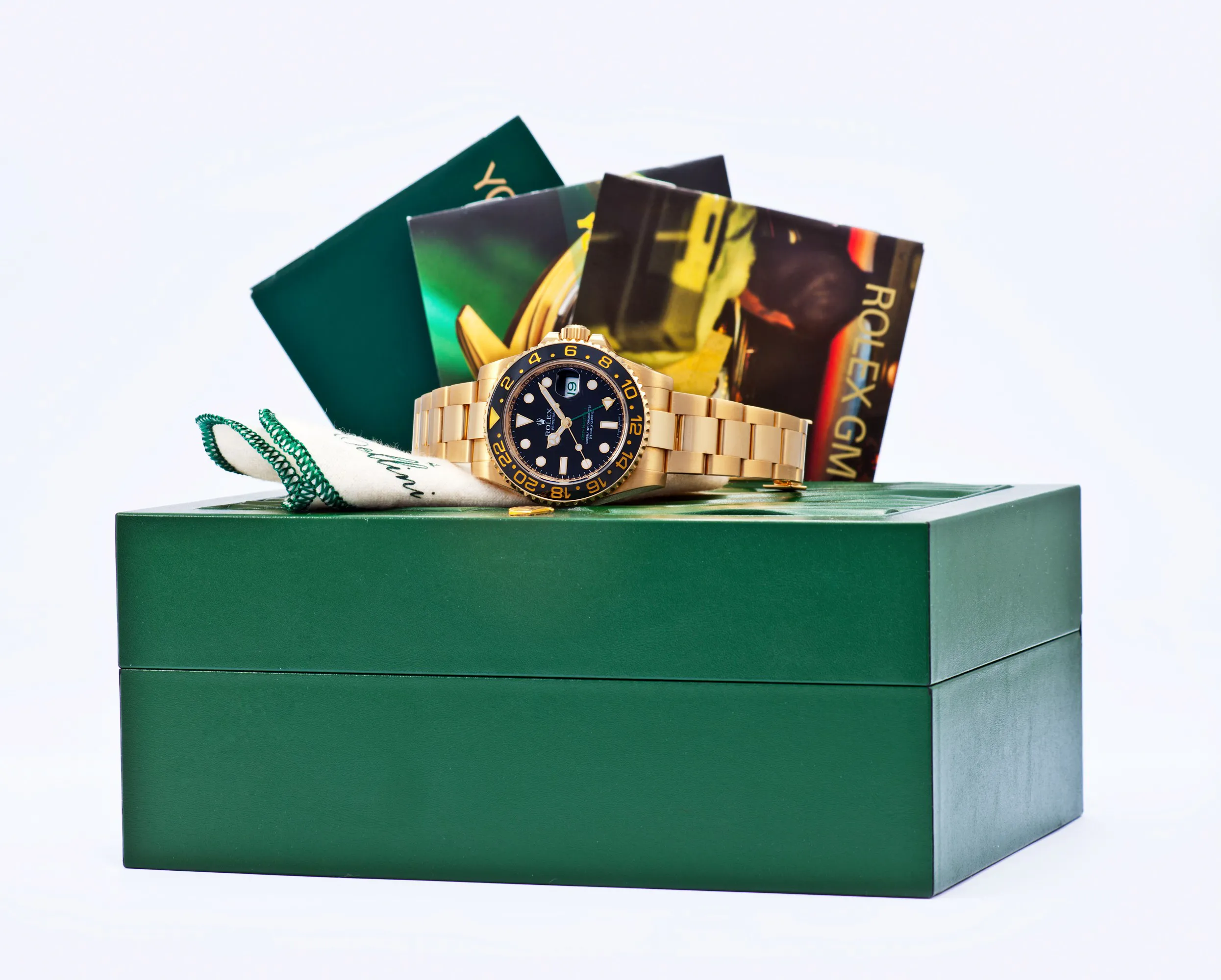 Rolex GMT-Master II 116718 40mm Yellow gold Black