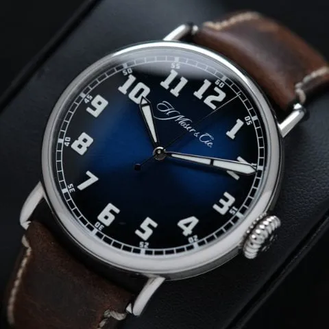 H. Moser & Cie. Heritage 8200-1201 42mm Stainless steel Blue