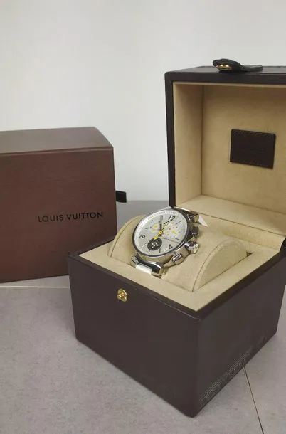 Louis Vuitton Q11BA 39.5mm Stainless steel Mother-of-pearl