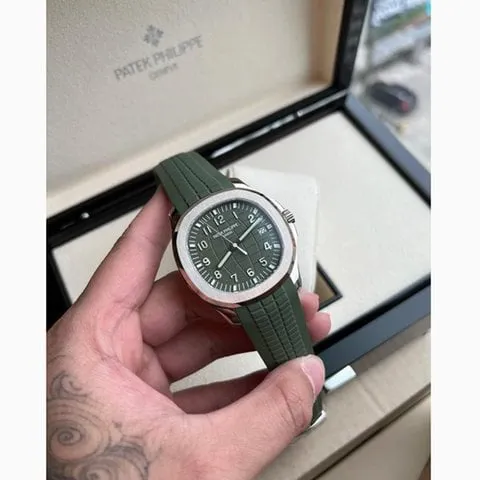 Patek Philippe Aquanaut 5168G-010 42mm White gold Green