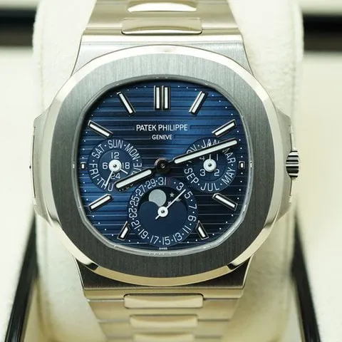 Patek Philippe Nautilus 5740/1G-001 40mm White gold Blue