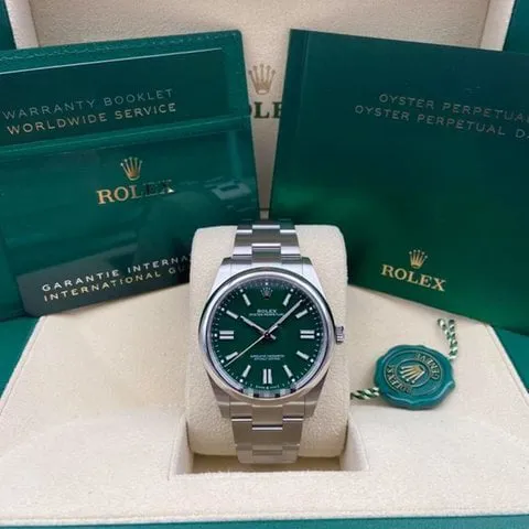 Rolex Oyster Perpetual 41 124300 41mm Steel Green