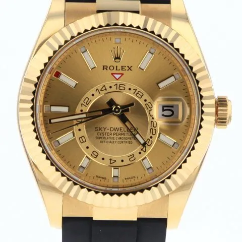 Rolex Sky-Dweller 326238 42mm Yellow gold Champagne