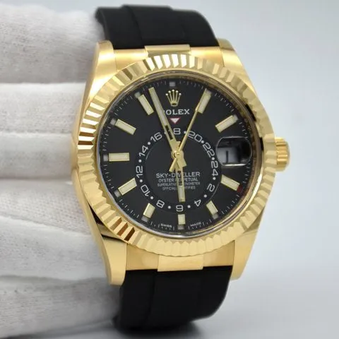 Rolex Sky-Dweller 326238 42mm Yellow gold Black