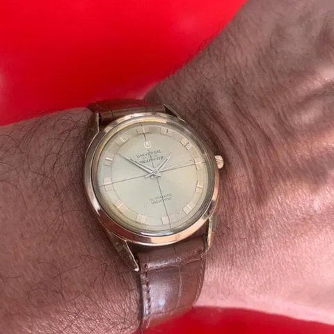 Universal Genève Polerouter 40355/4 34.5mm Champagne