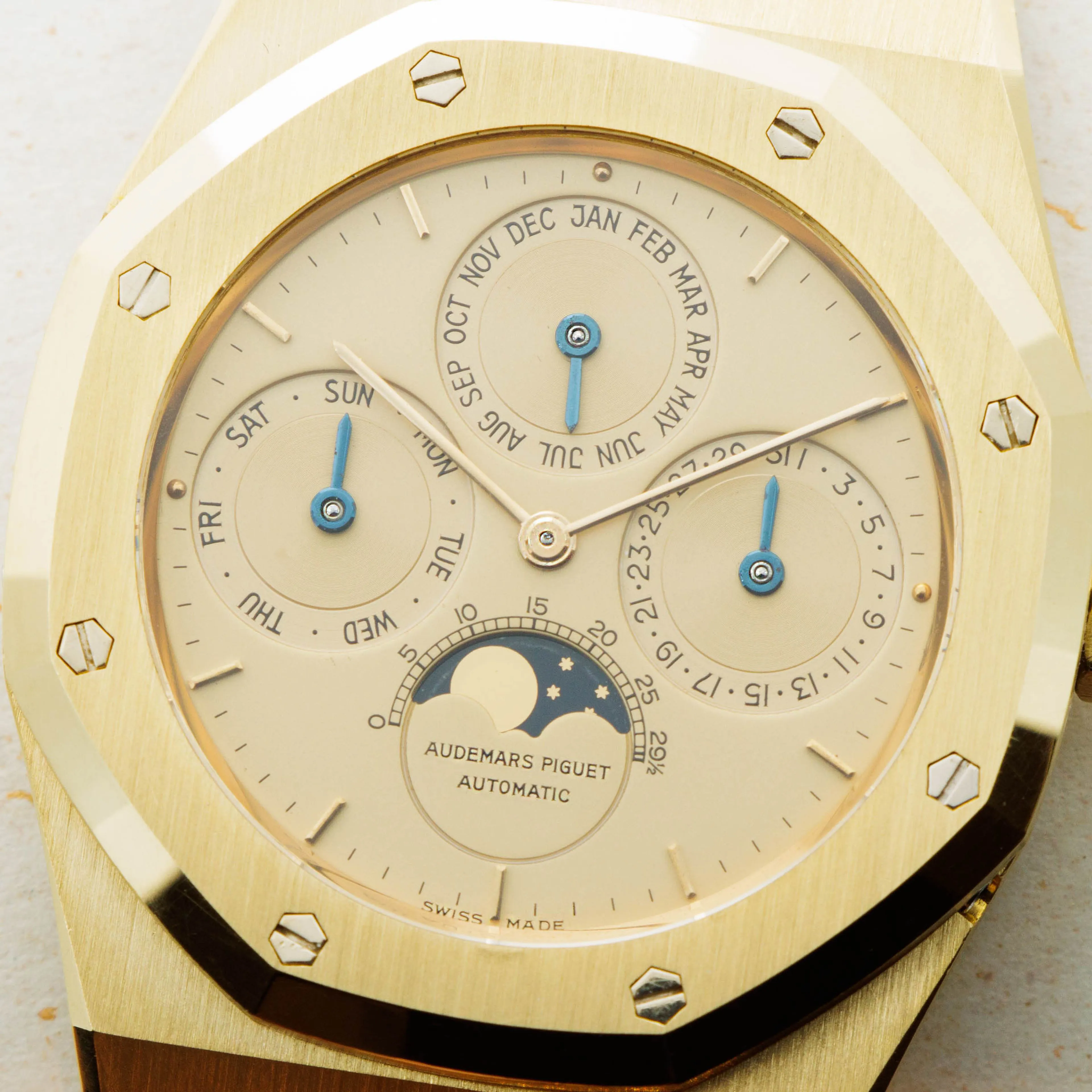 Audemars Piguet Royal Oak 25654BA 39mm Yellow gold Champagne 10