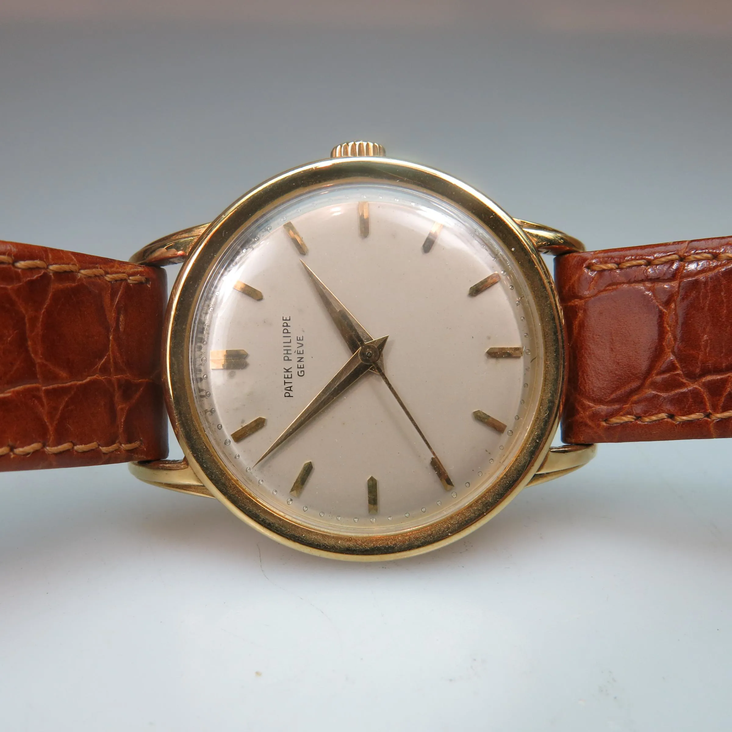 Patek Philippe Calatrava 2481 37mm Yellow gold Cream 2