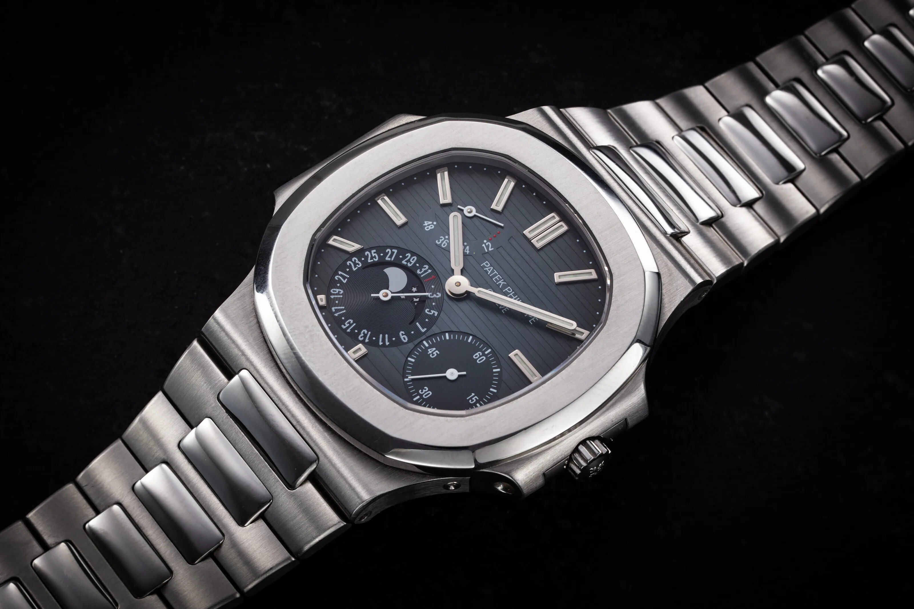 Patek Philippe Nautilus 3712/1A-001 40mm Stainless steel Blue