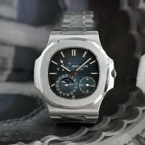 Patek Philippe Nautilus Moonphase 5712/1A-001 40mm Stainless steel Blue