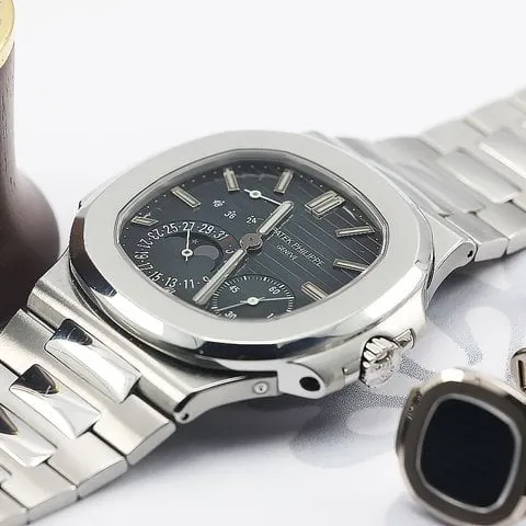 Patek Philippe Nautilus Moonphase 5712/1A-001 40mm Stainless steel Blue