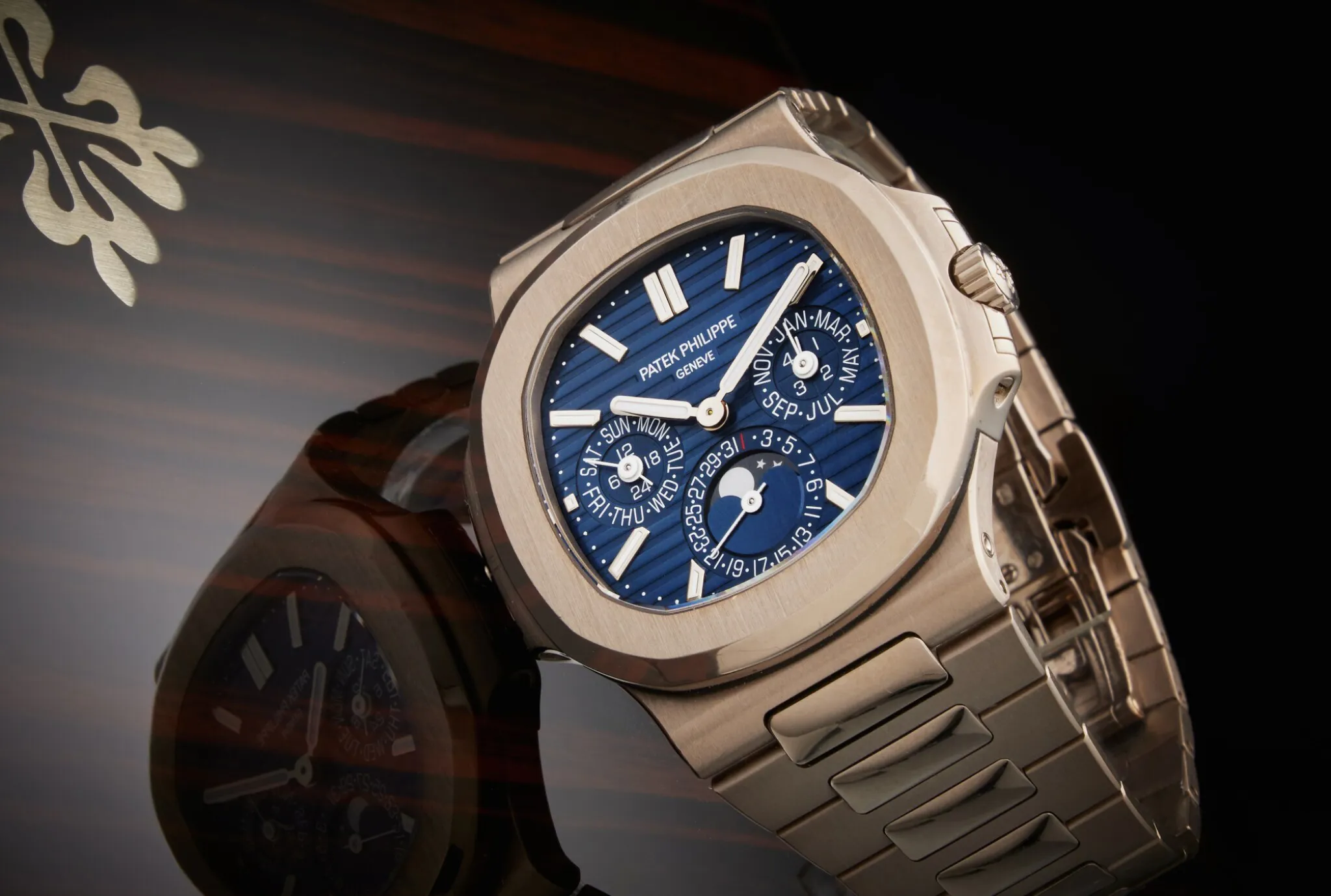 Patek Philippe Nautilus 5740/1G-001 40mm White gold Blue 1