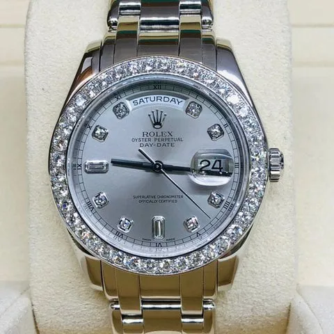 Rolex Day-Date 18946 39mm Platinum Silver