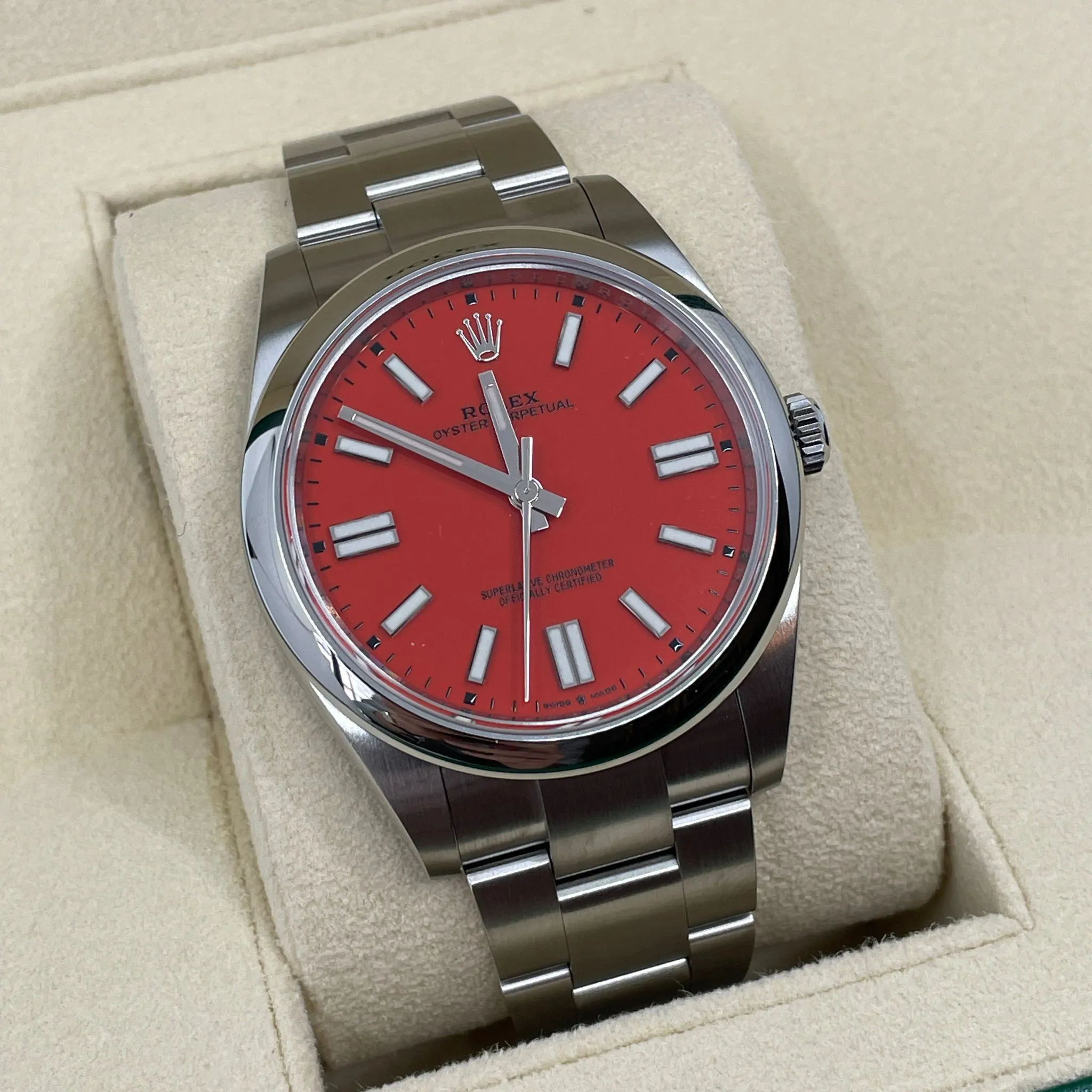 Rolex Oyster Perpetual 41 124300 41mm Stainless steel Rouge 1