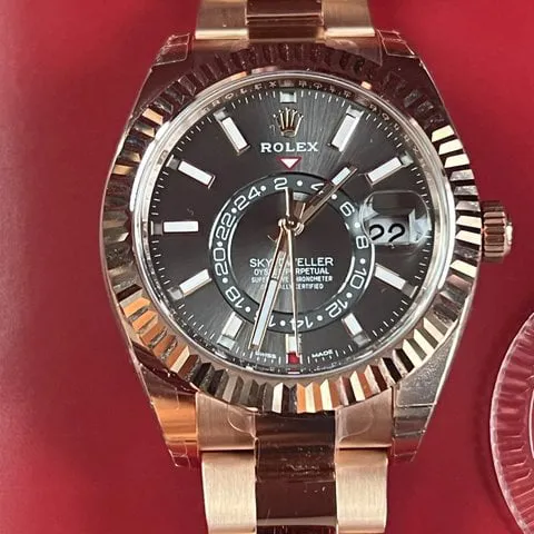 Rolex Sky-Dweller 326935 42mm Rose gold Gray