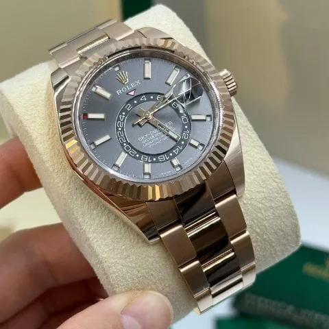 Rolex Sky-Dweller 326935 42mm Rose gold Gray