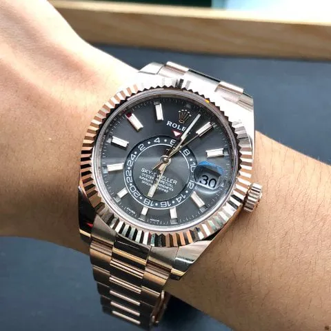 Rolex Sky-Dweller 326935 42mm Rose gold Gray