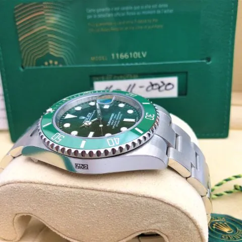 Rolex Submariner 116610LV 40mm Steel Green