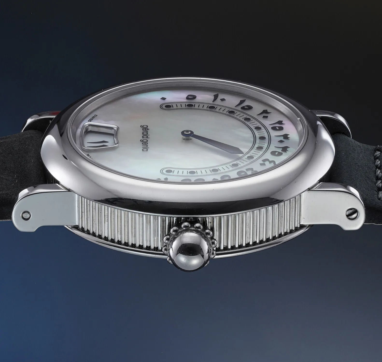 Gérald Genta Retro G.3634 36mm Stainless steel Mother-of-pearl 2