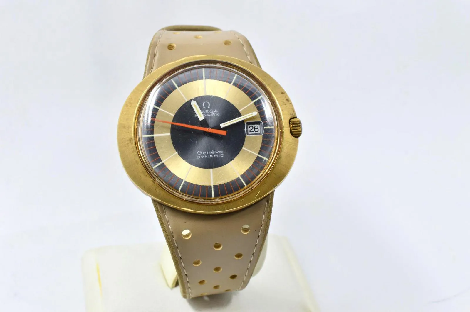 Omega Dynamic 166.039 41mm Yellow gold Black 3