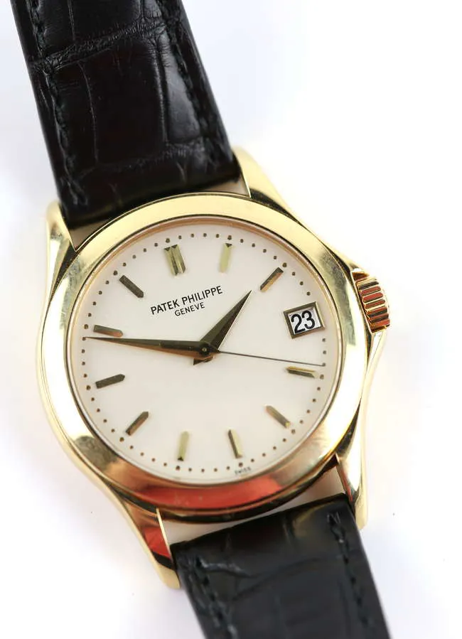 Patek Philippe Calatrava 5107 Yellow gold Opaline 1