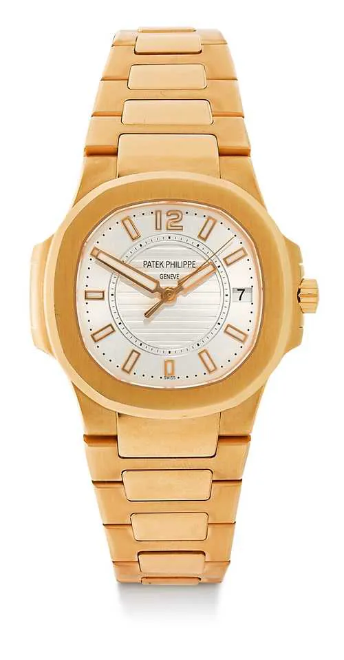 Patek Philippe Nautilus 7011/1R 35mm Rose gold White