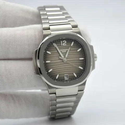 Patek Philippe Nautilus 7118/1A-011 35mm Stainless steel Gray