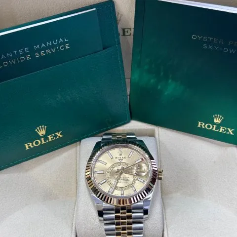 Rolex Sky-Dweller 326933 42mm Gold