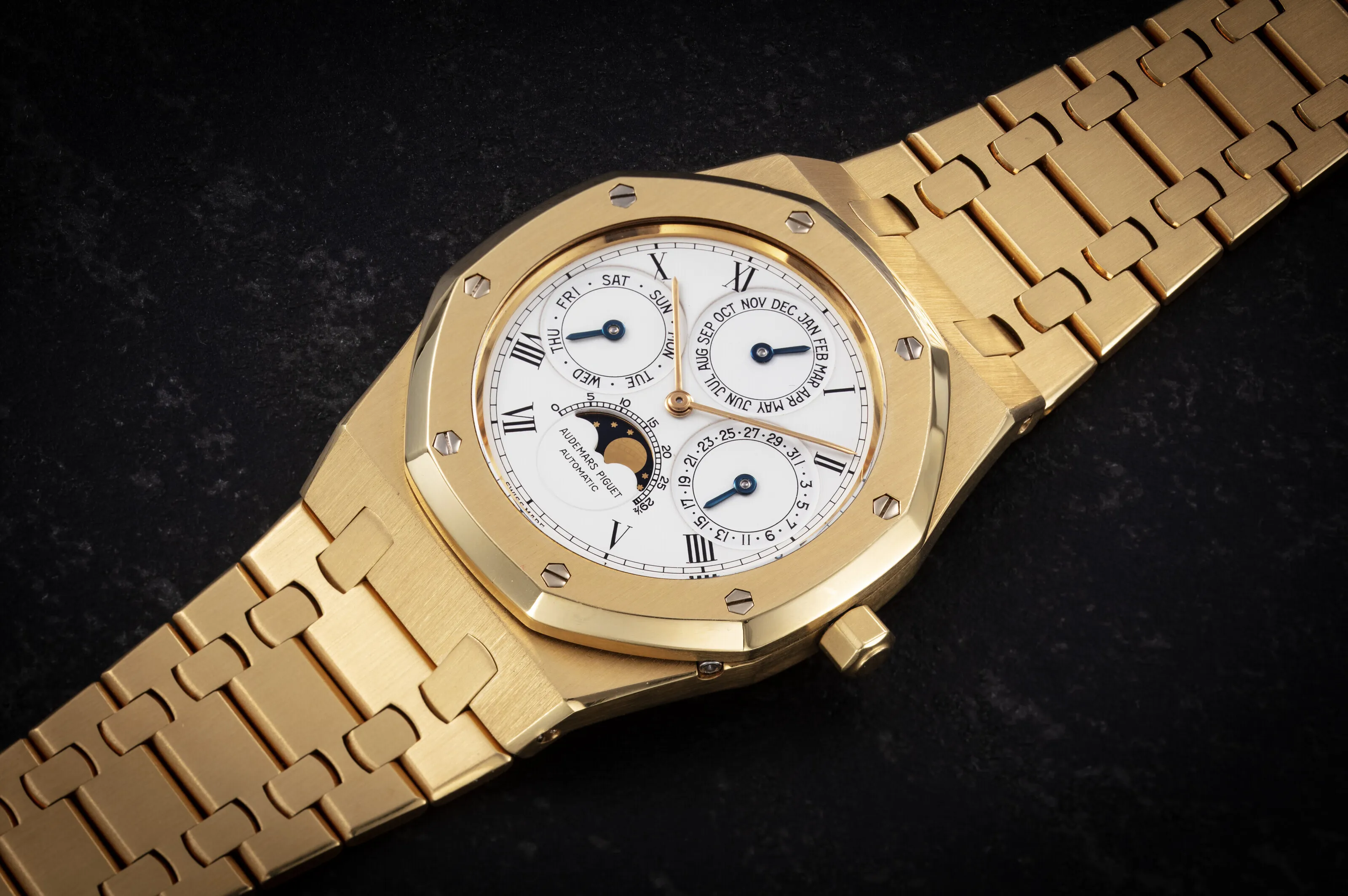 Audemars Piguet Royal Oak 25654BA 39mm Yellow gold White