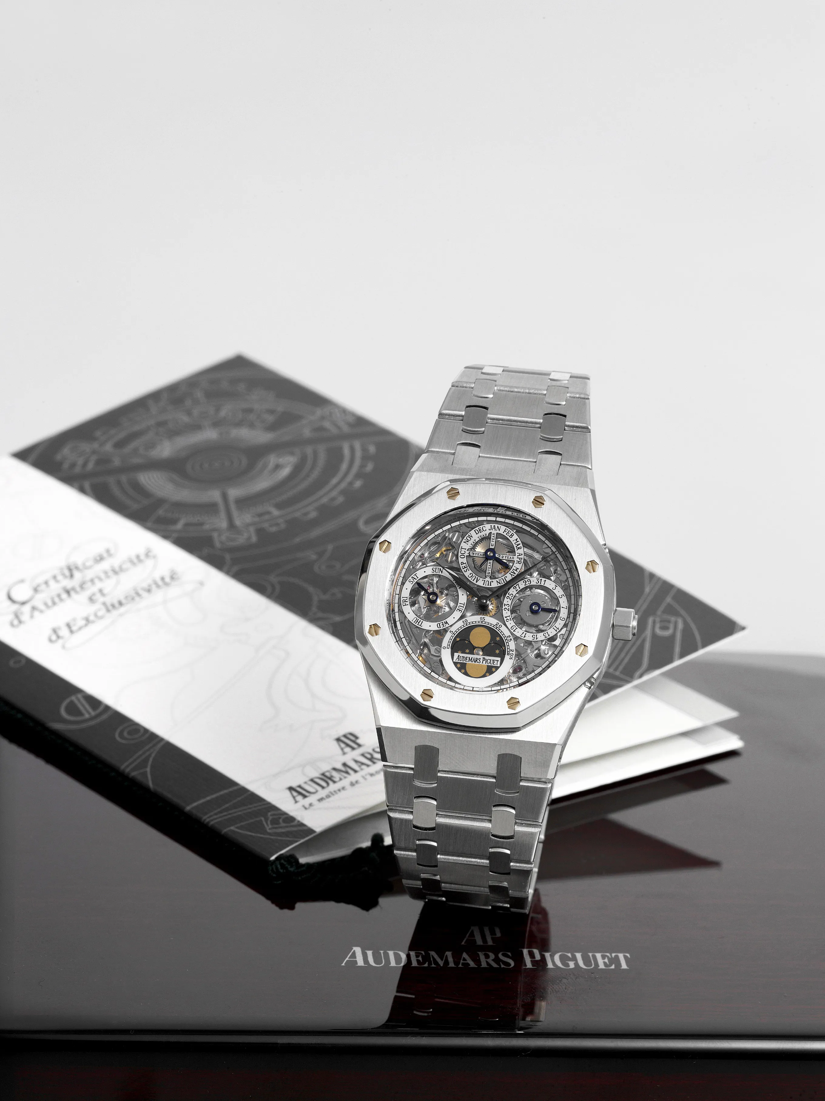 Audemars Piguet Royal Oak Perpetual Calendar 25829ST 39mm Stainless steel Transparent