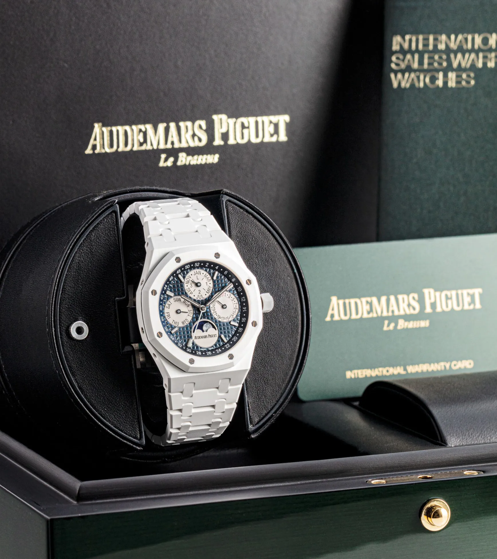 Audemars Piguet Royal Oak Perpetual Calendar 26579CB 41mm White ceramic Blue