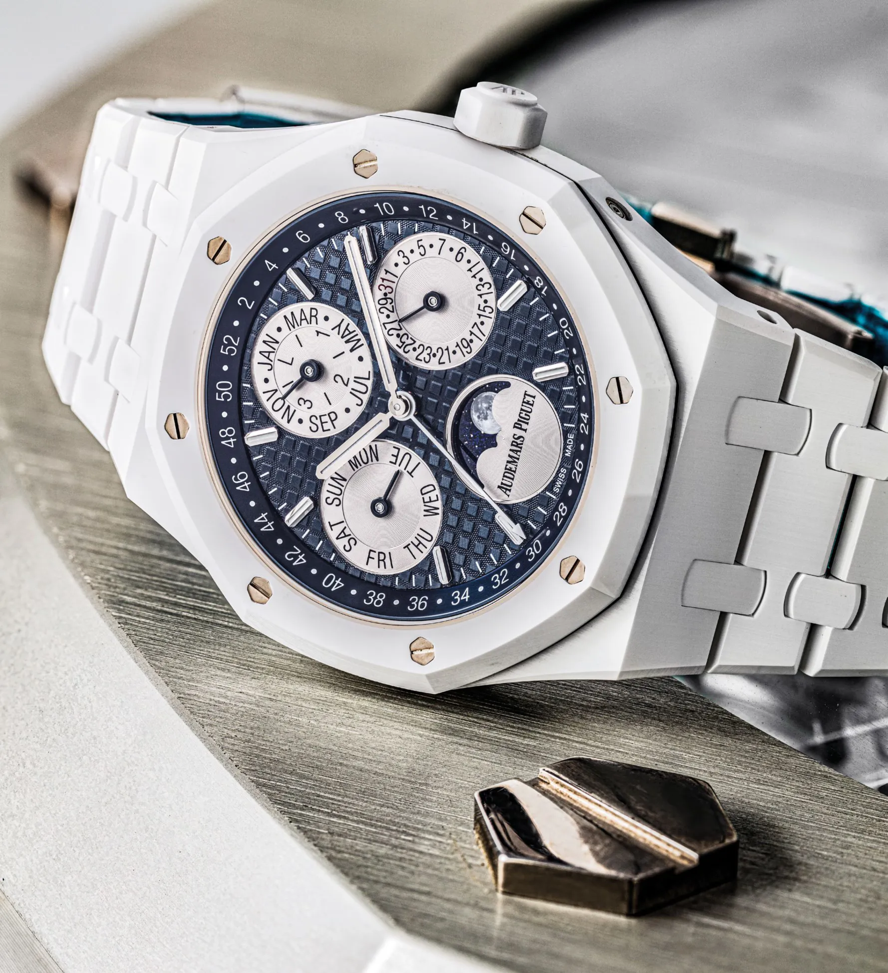 Audemars Piguet Royal Oak Perpetual Calendar 26579CB 41mm White ceramic Blue 1