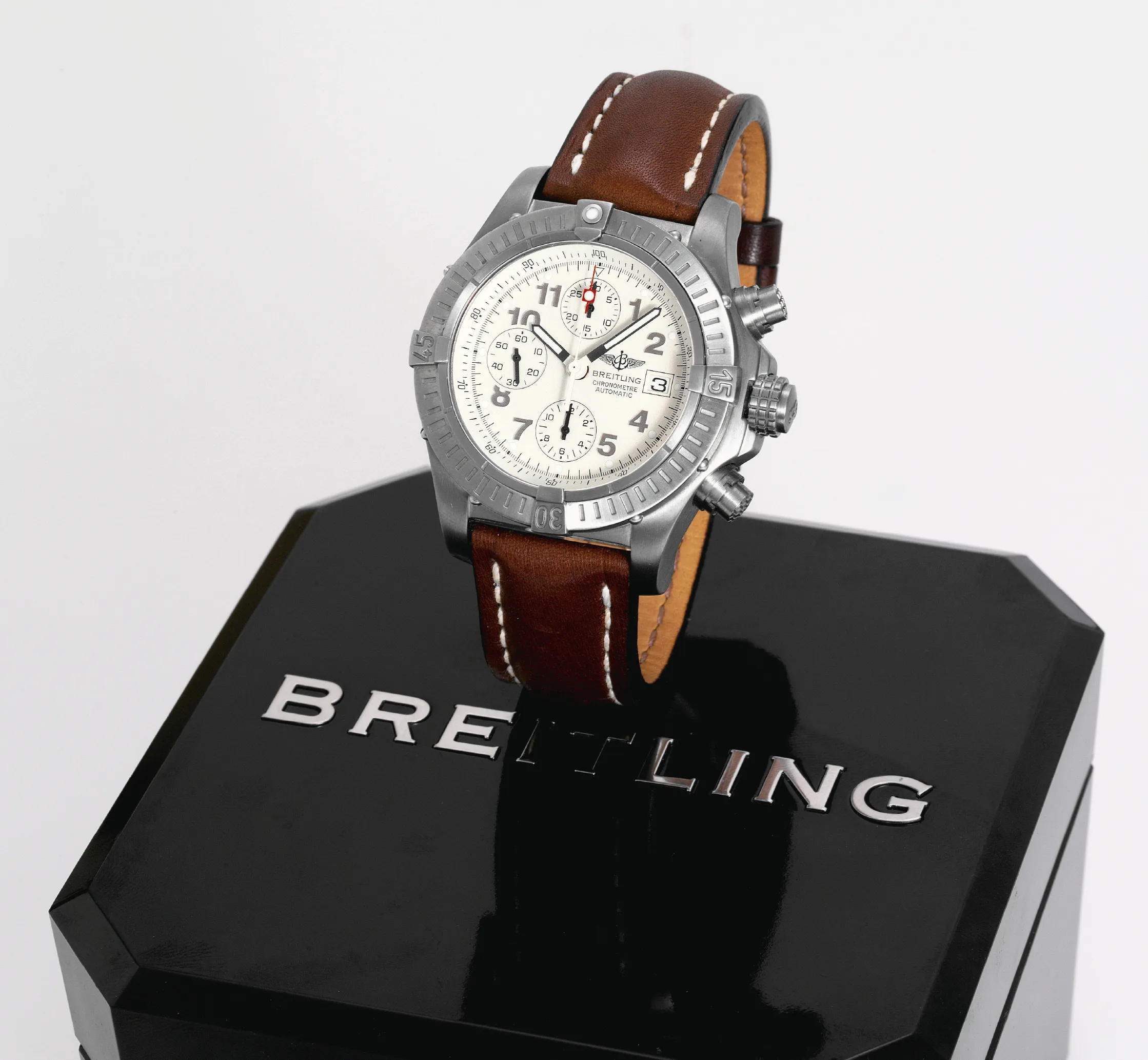 Breitling Avenger E13360 45mm Titanium White