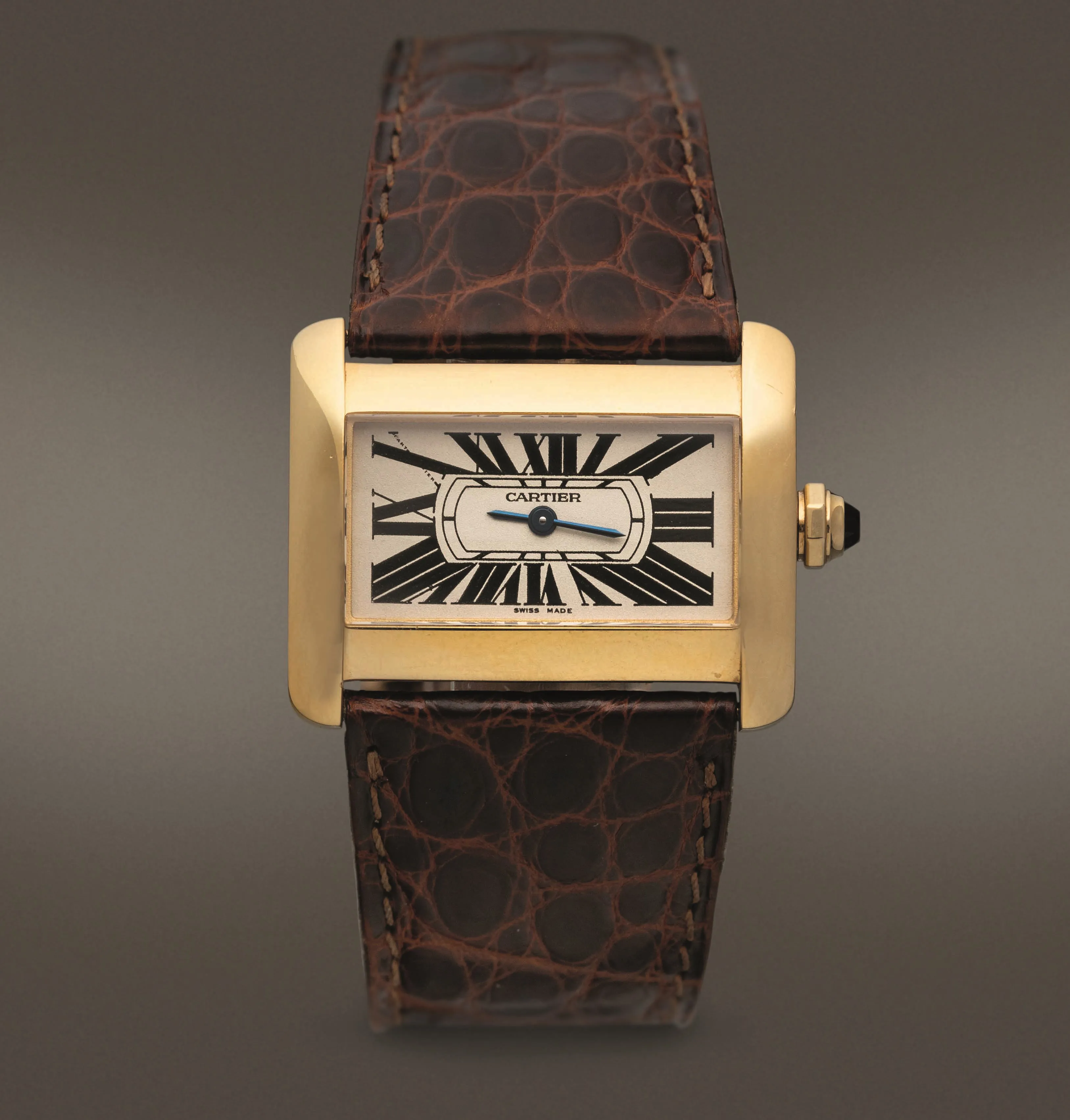 Cartier 2601 25mm 18k yellow gold Silver