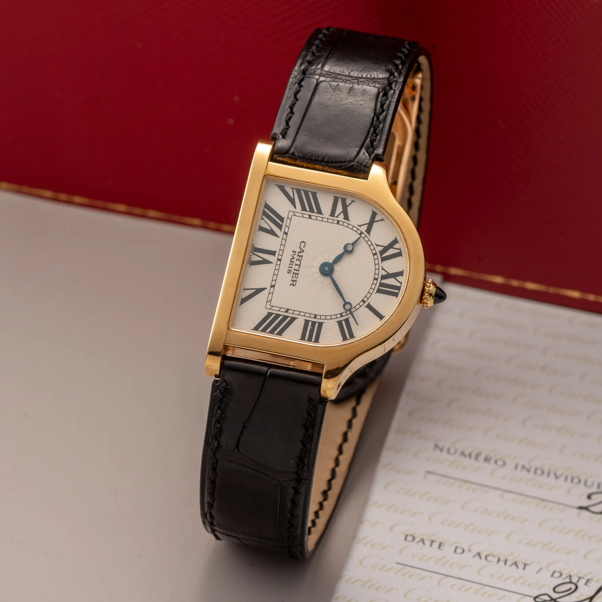 Cartier Cloche 2841 30mm Yellow gold Silver