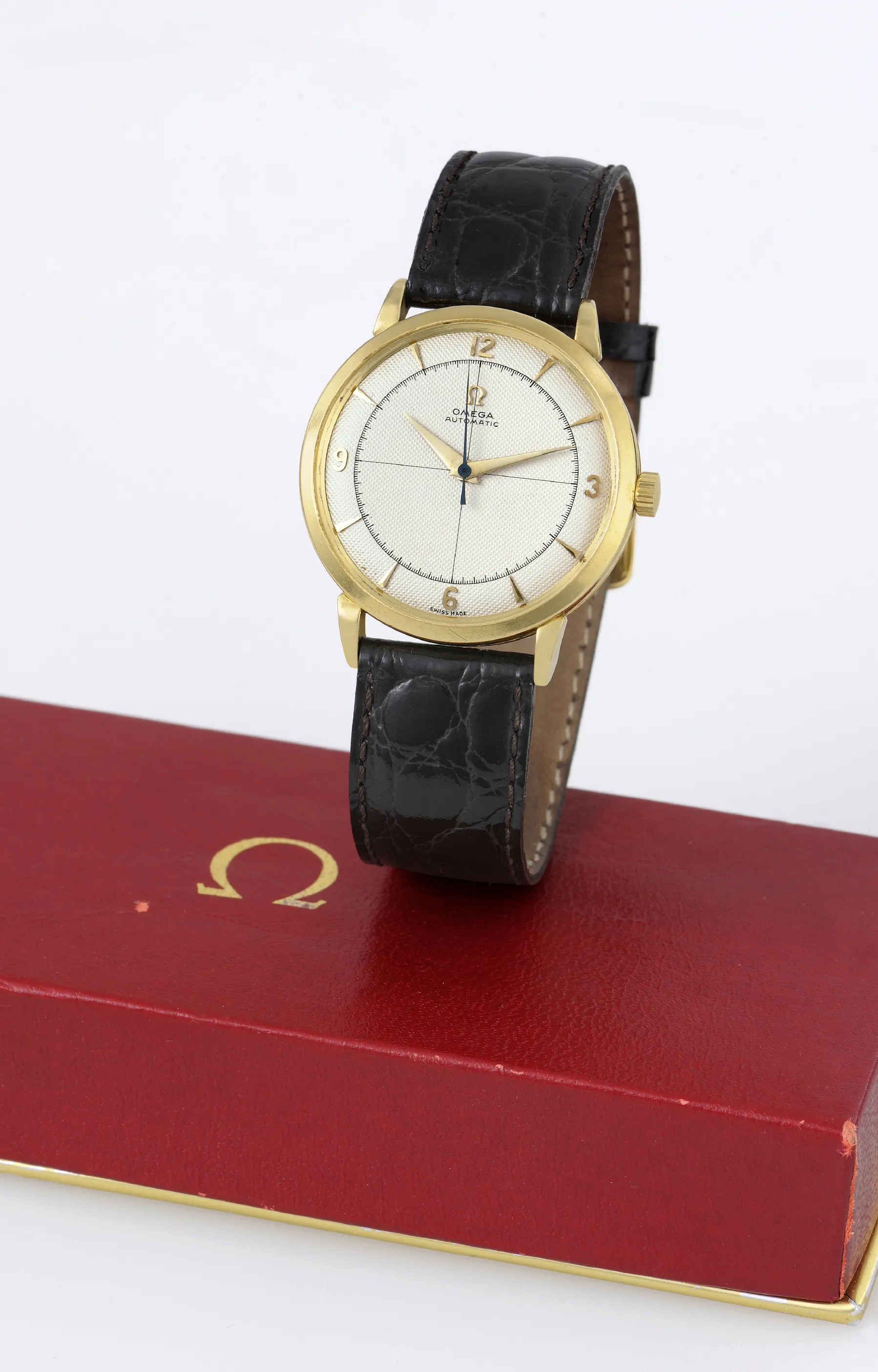 Omega 2643 34.5mm Yellow gold White