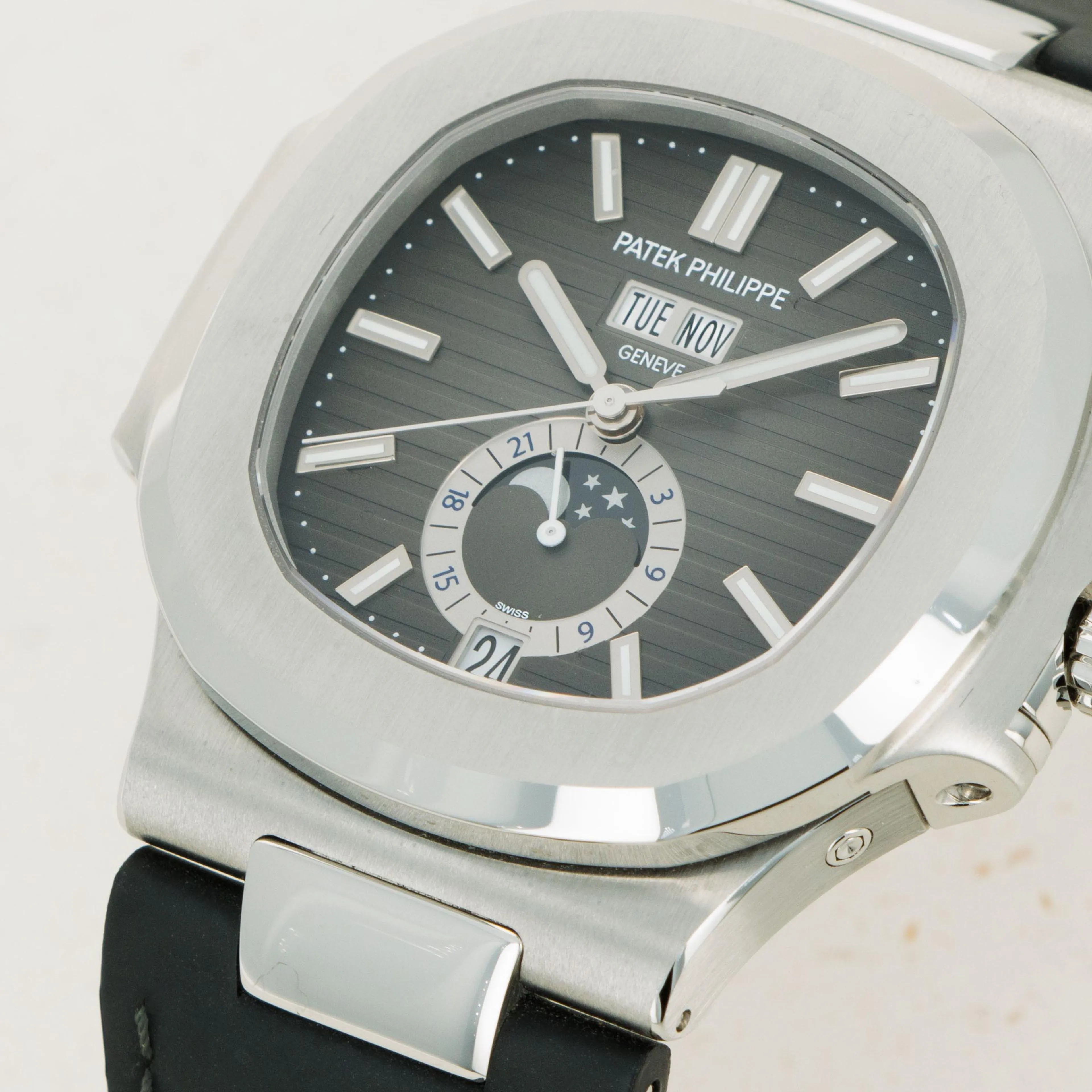 Patek Philippe Nautilus 5726A-001 40.5mm Stainless steel Black 2