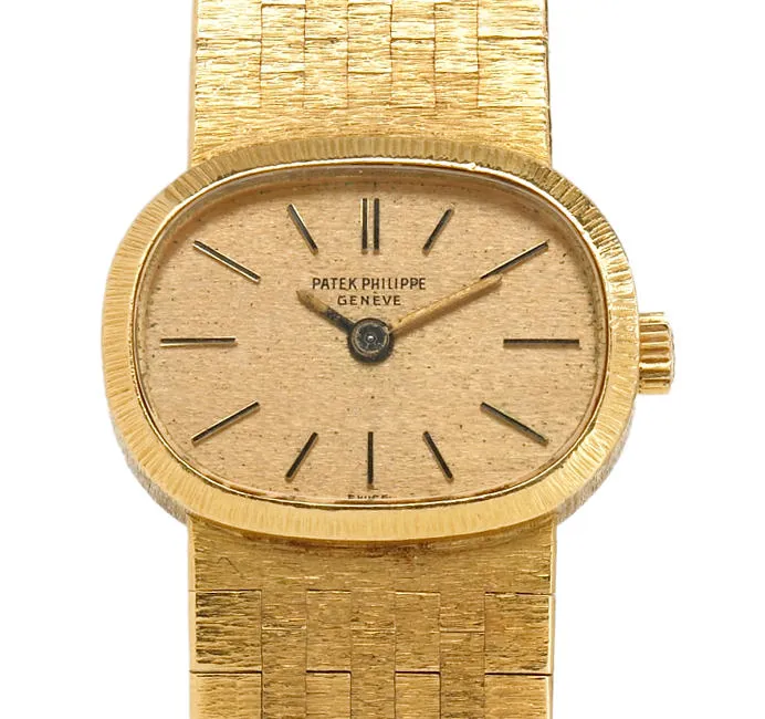 Patek Philippe 3373 17mm Yellow gold Champagne