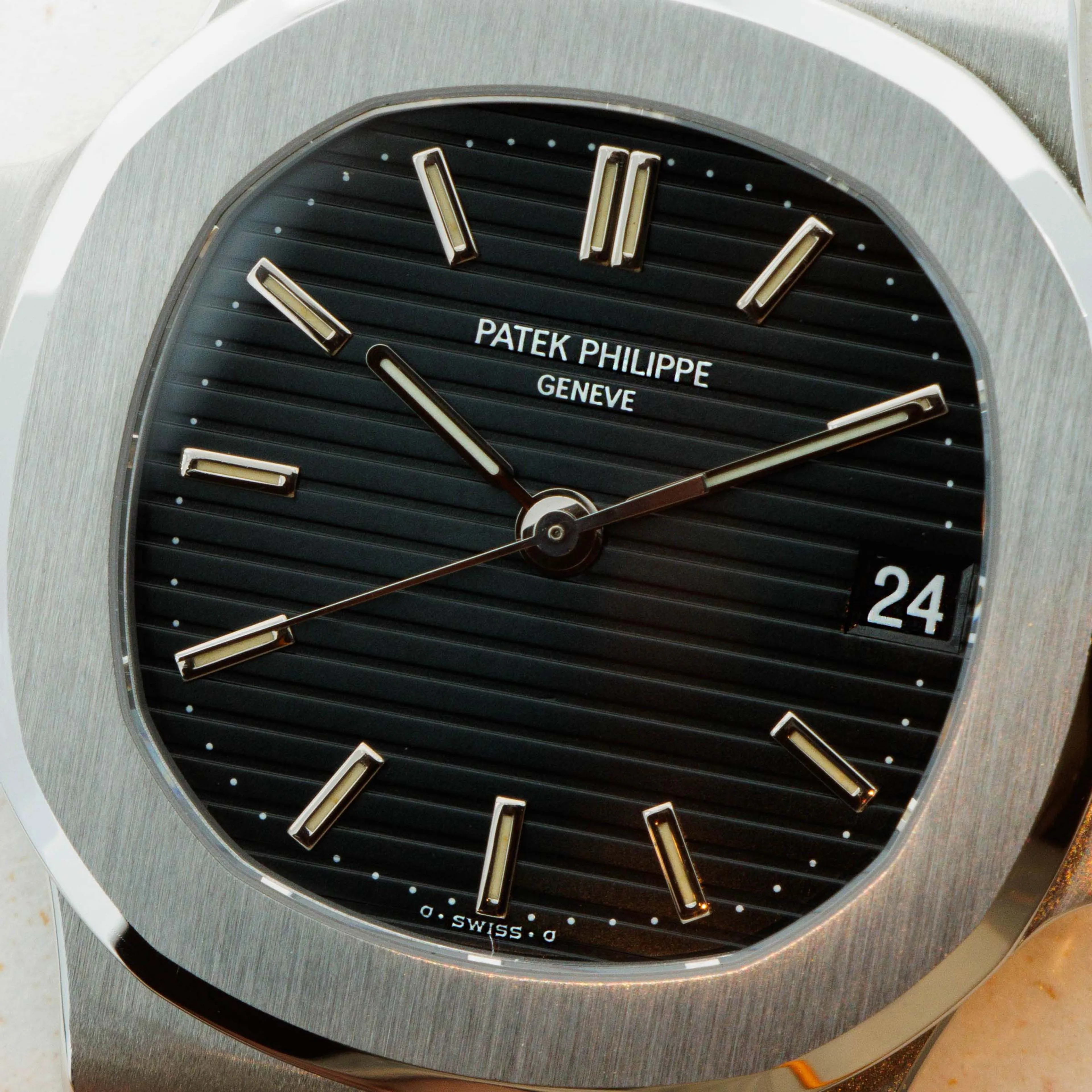 Patek Philippe Nautilus 3800/1A 37.5mm Stainless steel Black 10