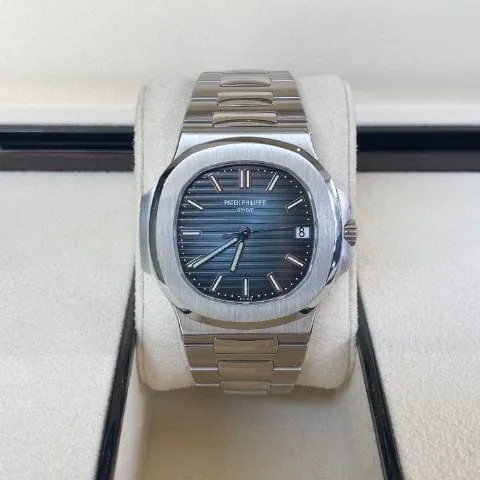 Patek Philippe Nautilus 5711/1A-010 40mm Stainless steel Blue