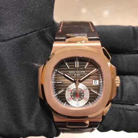 Patek Philippe Nautilus 5980R-001 40.5mm Rose gold Brown