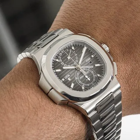 Patek Philippe Nautilus 5990/1A-001 40.5mm Stainless steel Black