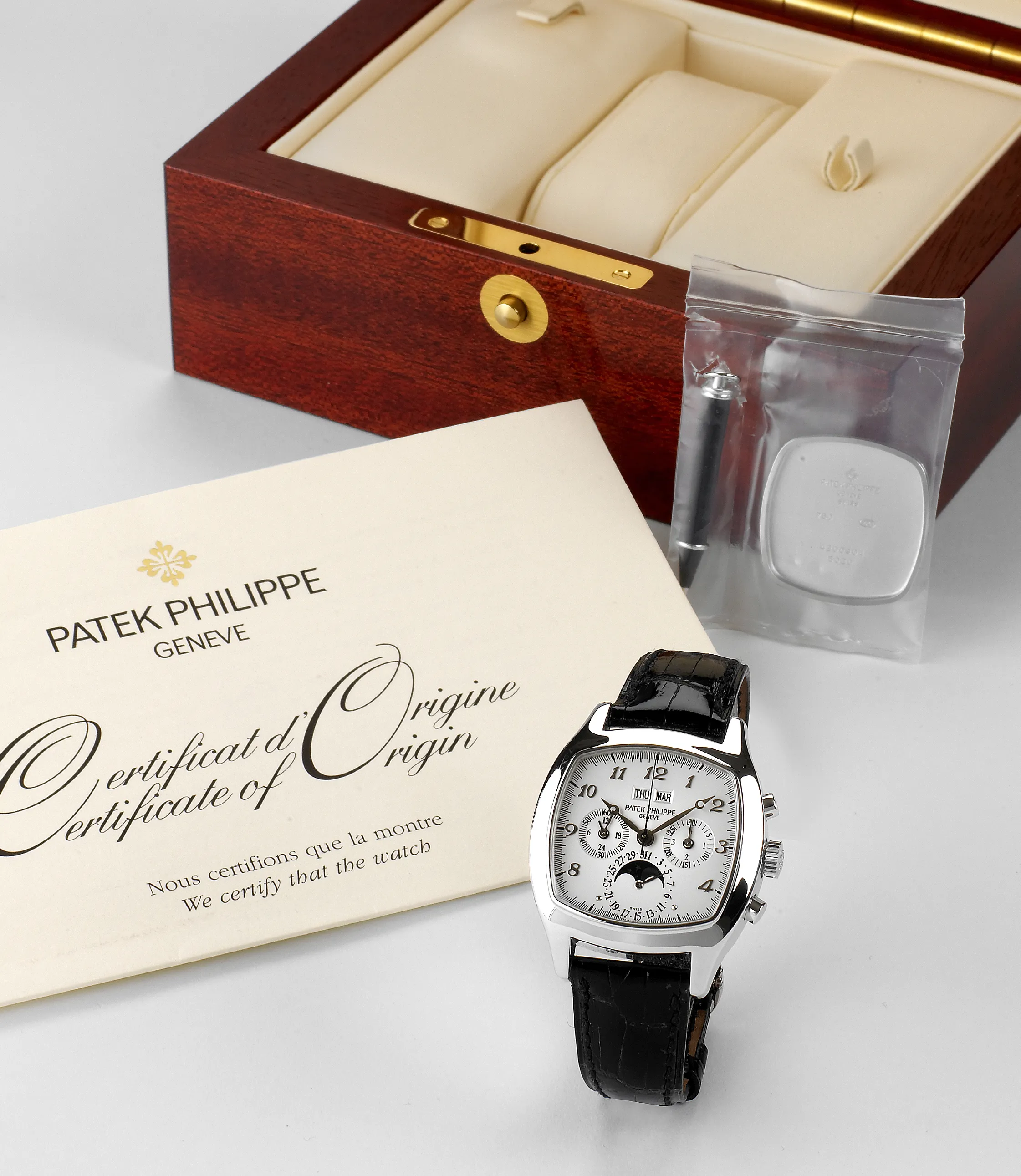 Patek Philippe Perpetual Calendar Chronograph 5020 37mm White gold Silver