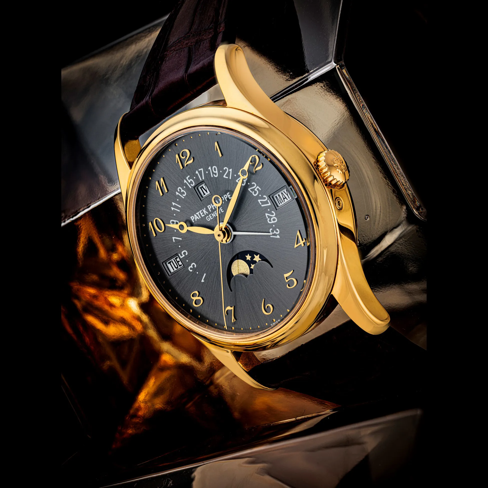 Patek Philippe Perpetual Calendar 5050 35mm Yellow gold Gray