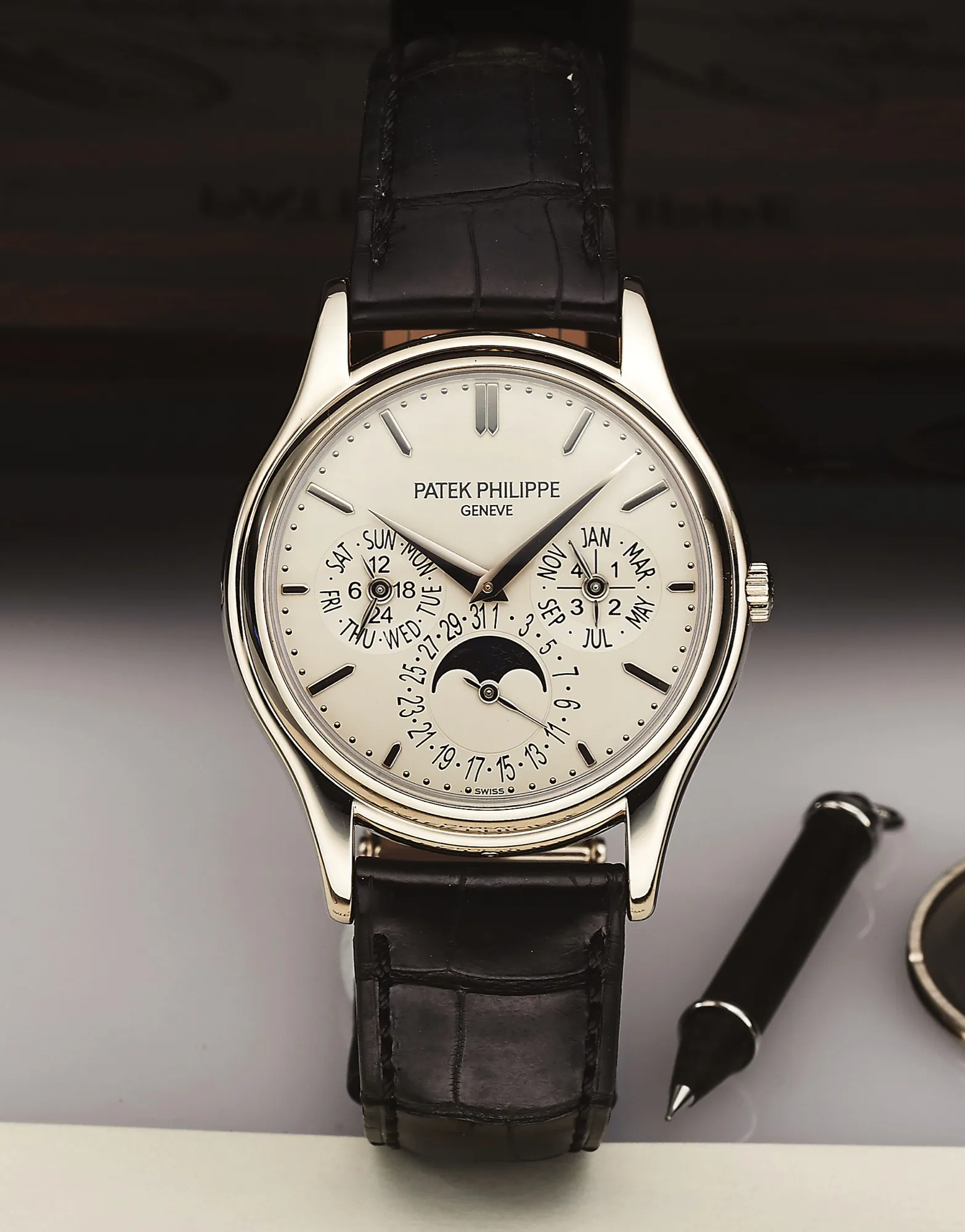 Patek Philippe Perpetual Calendar 5140G 38mm White gold Silver