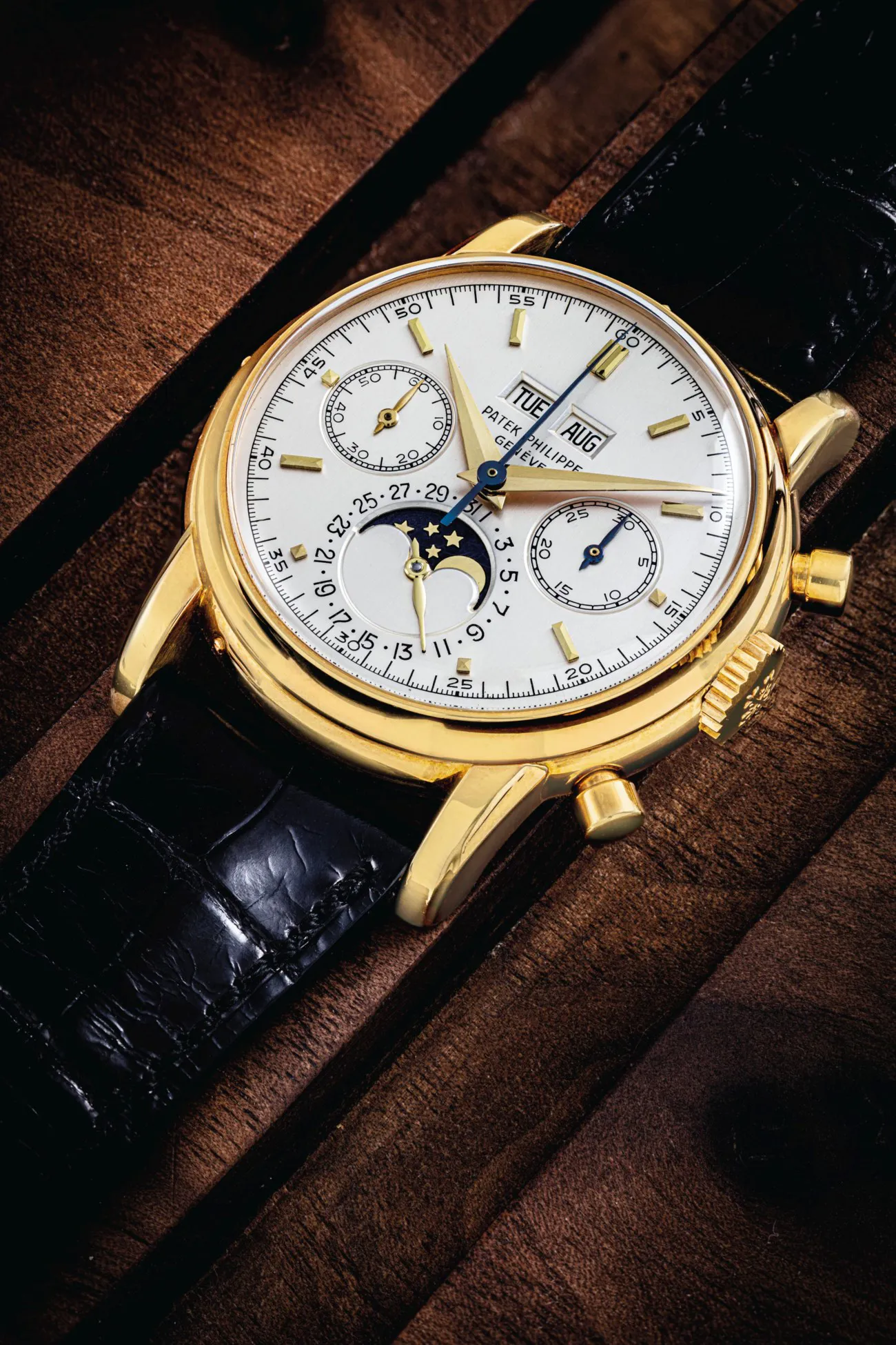 Patek Philippe Perpetual Calendar Chronograph 2499 37.6mm Yellow gold White