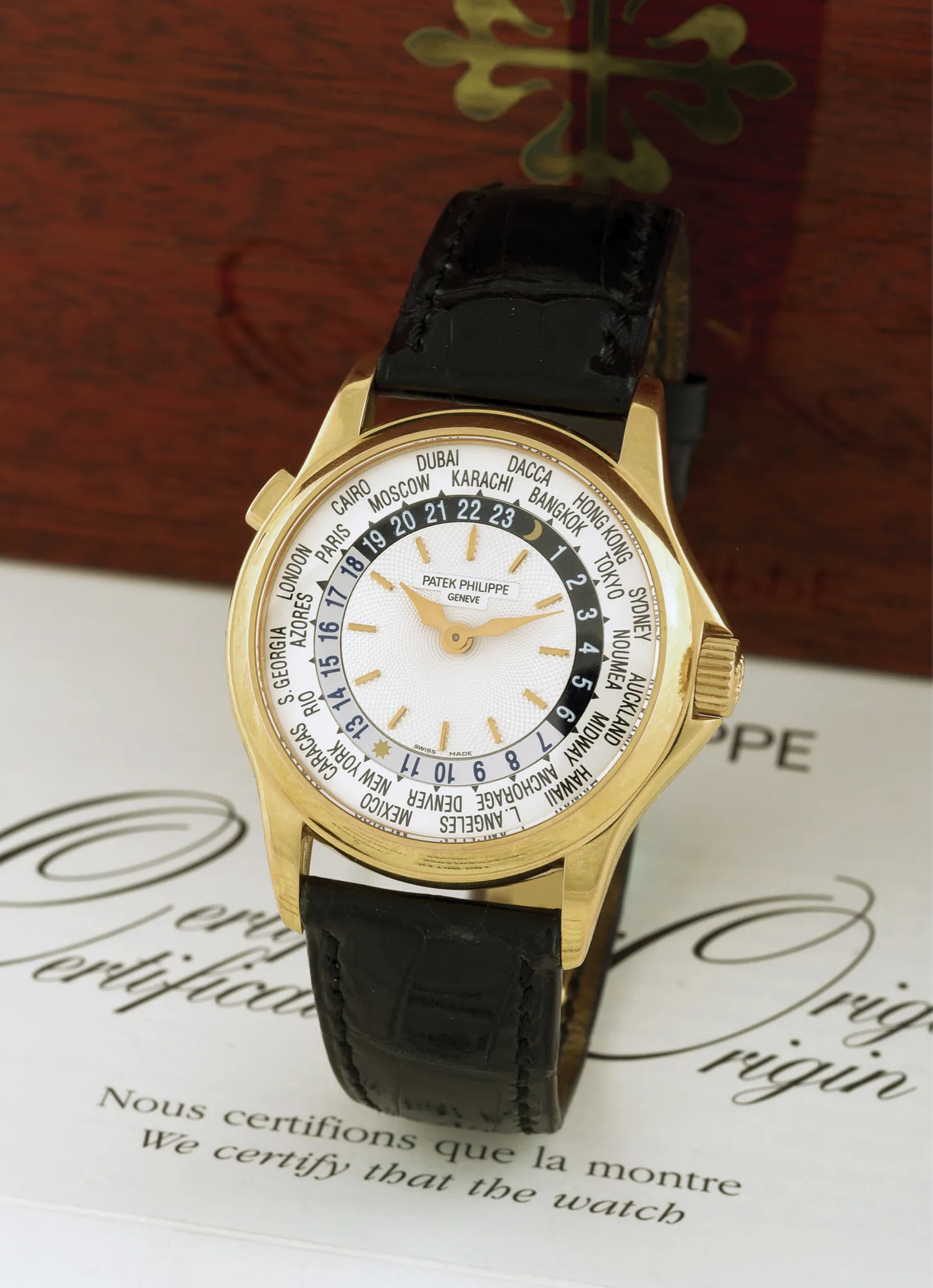 Patek Philippe World Time 5110R 37mm Rose gold White