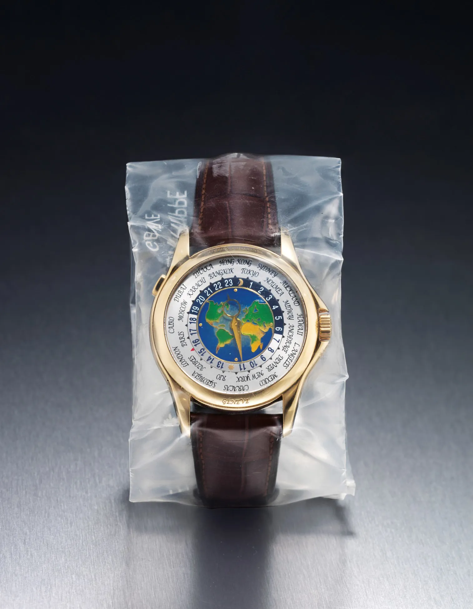 Patek Philippe World Time 5131J 39.5mm Yellow gold Silver